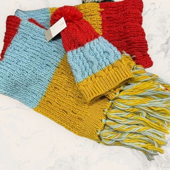 NWT BP. Bundle knit multicolor Scarf and Benie/ Winter Hat - One Size - Red/ Blu - Picture 1 of 3